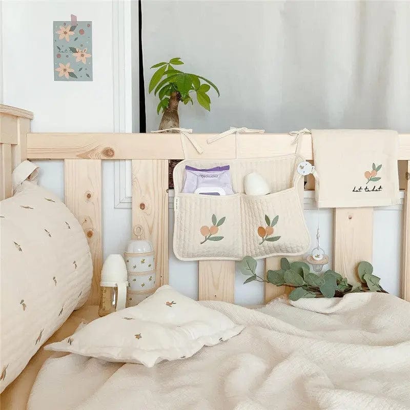 Rangement suspendu pour berceau et poussette