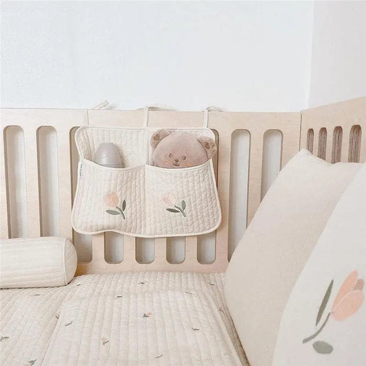 Rangement suspendu pour berceau et poussette